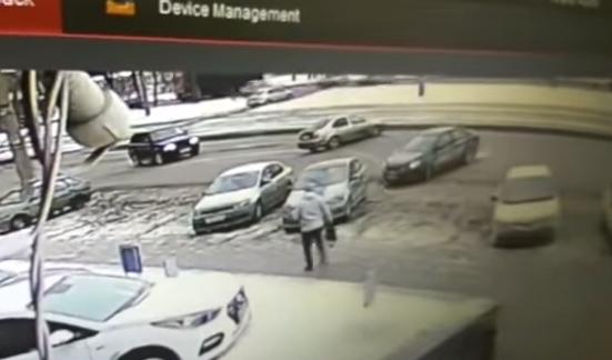 Так припарковать автомобиль мог только истинный мастер: видео